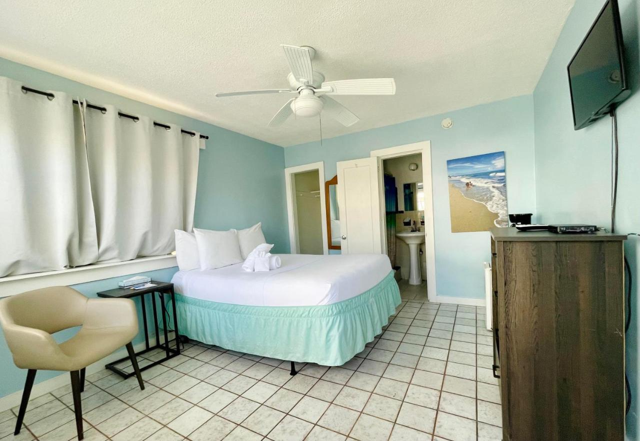 Standard Motel Room,1499011975:JPEG